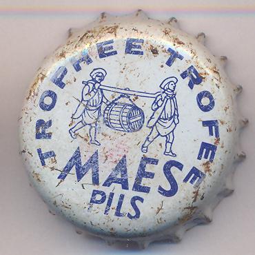 Beer cap Nr.2067: Maes Pils produced by Alken-Maes/Alken Waarloos