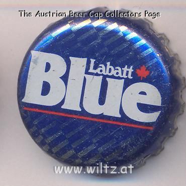 Beer cap Nr.2188: Blue produced by Labatt Brewing/Ontario