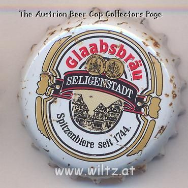 Beer cap Nr.5589: Schwarzbier produced by Glaabsbräu/Seligenstadt