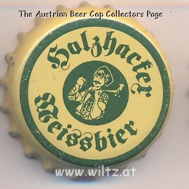 Beer cap Nr.5901: Holzhacker Weissbier produced by Schlossbrauerei Hohenthann OHG L.Rauschenecker/Hohenthann