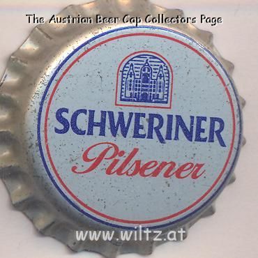 Beer cap Nr.9297: Schweriner Pilsener produced by Schweriner Schlossbrauerei GmbH/Schwerin