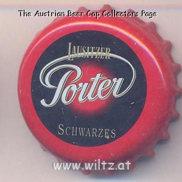 Beer cap Nr.17379: Lausitzer Porter Schwarzes produced by Bergquell Brauerei/Löbau
